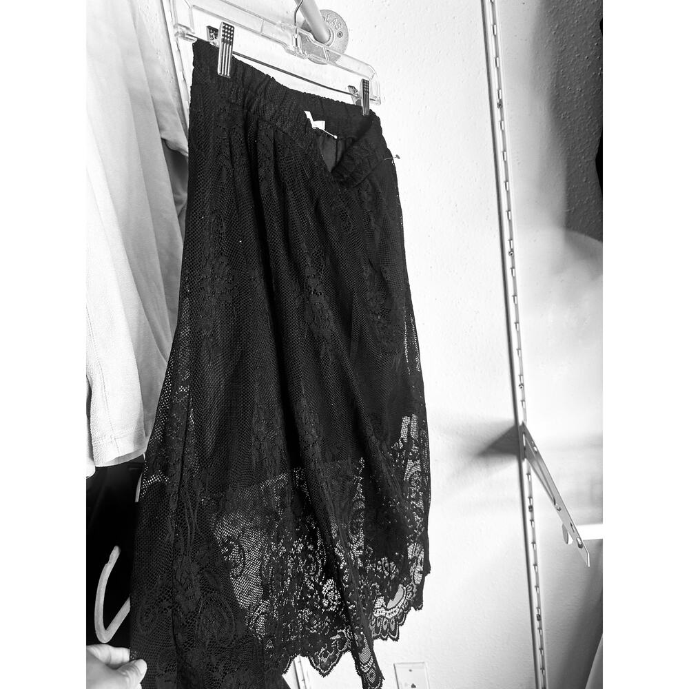 June & Hudson Black Floral Lace Elastic Waist Midi Skirt